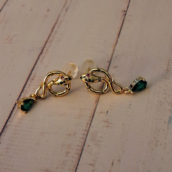 Pretty Bird Serpent Drop Earrings – Emerald Luxe & Snake Charmer Vibes - Picture 8 of 11